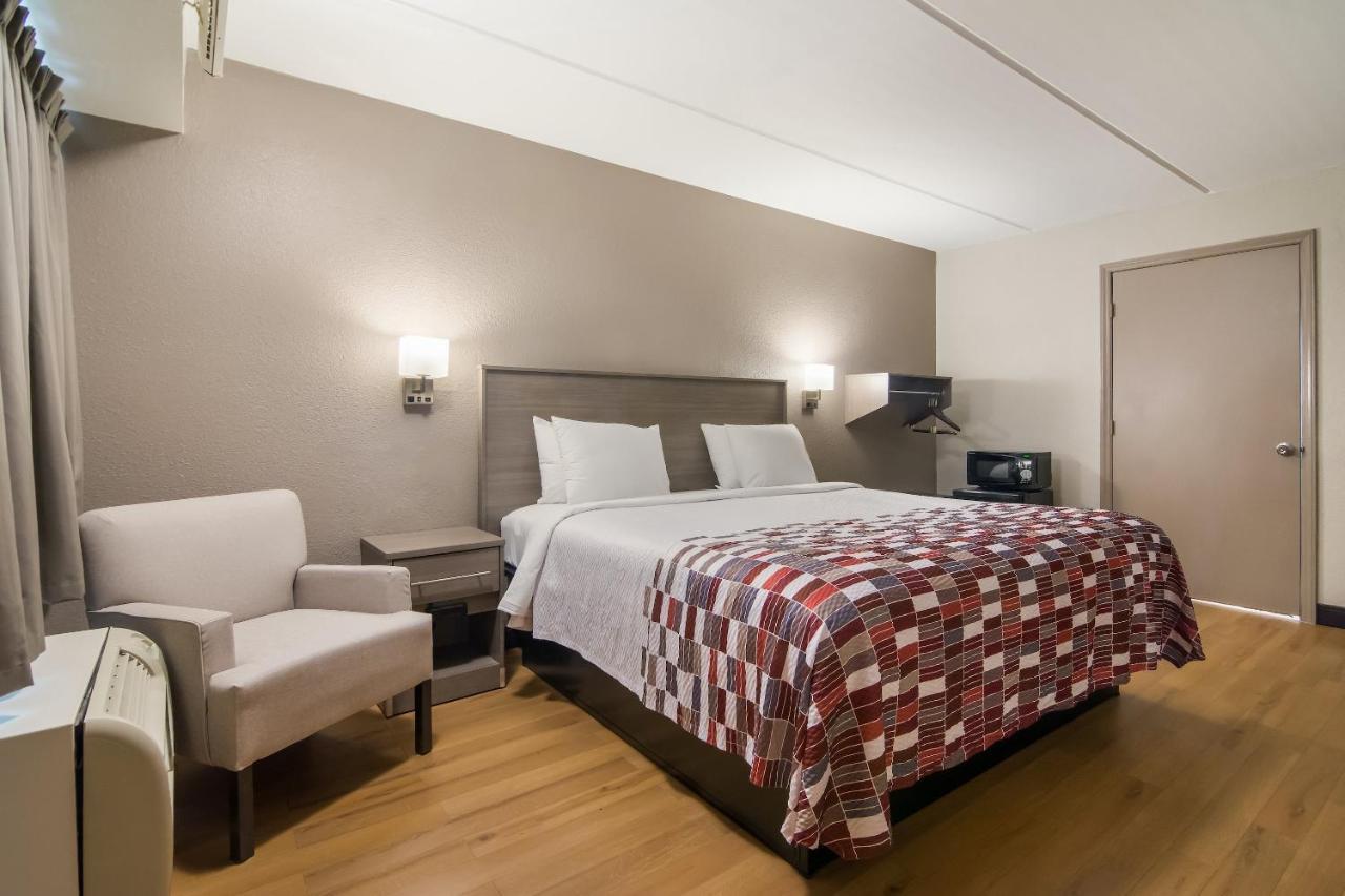 Red Roof Inn Durham - Triangle Park Экстерьер фото