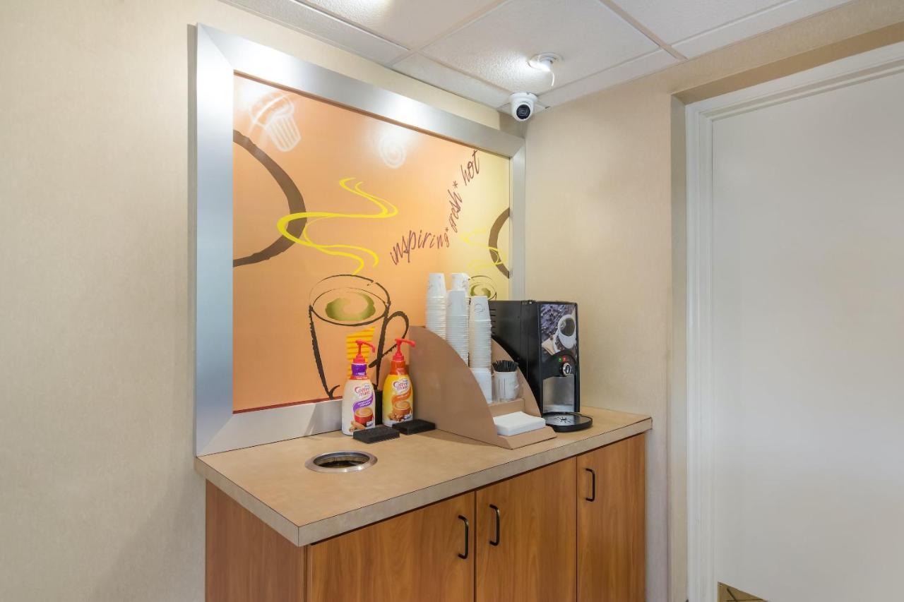 Red Roof Inn Durham - Triangle Park Экстерьер фото