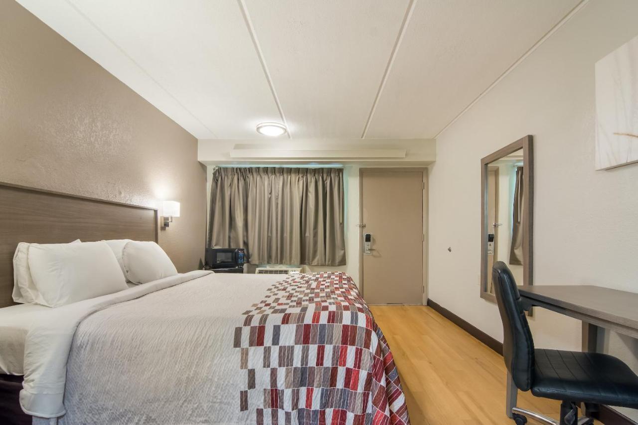Red Roof Inn Durham - Triangle Park Экстерьер фото